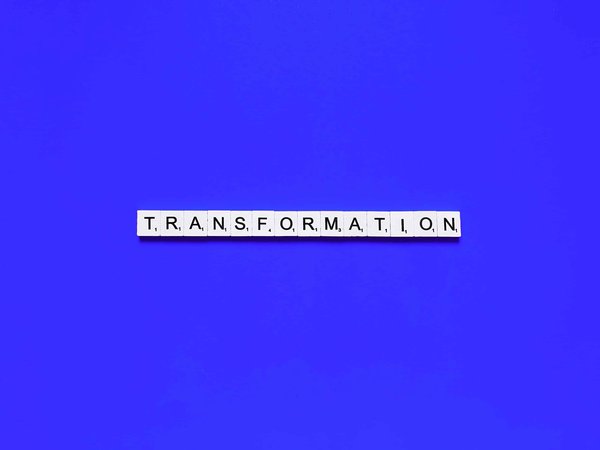 How Can Virtual Interactive Showrooms Transform UK Furniture Retail?